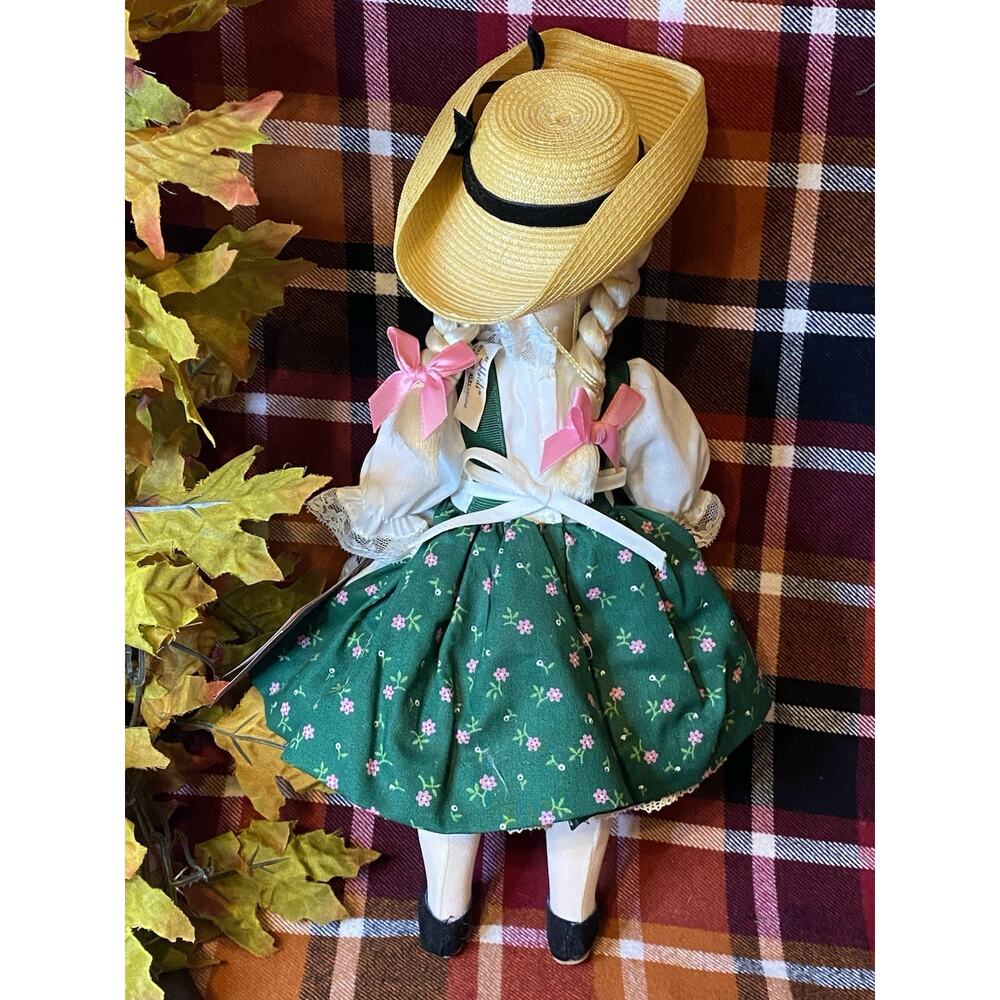 Pretty Vintage Madame Alexander 12” Doll #1580 Heidi Box Bottom & tag 1980s - Picture 5 of 8